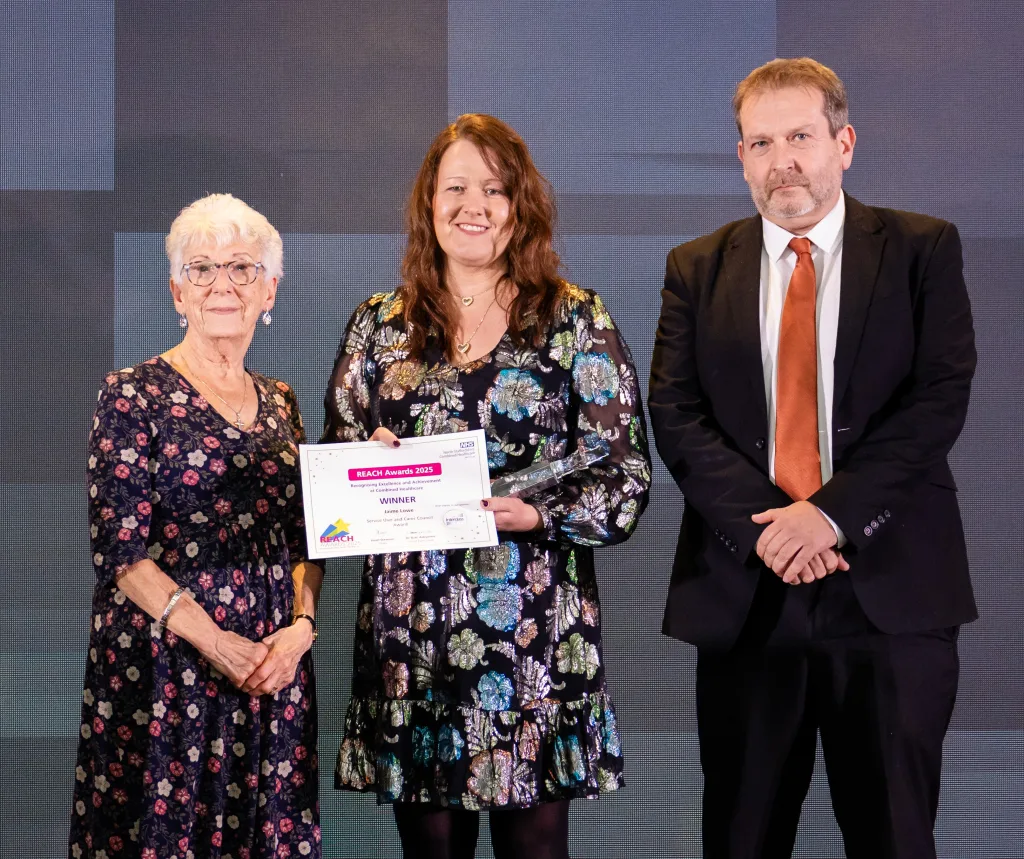 Jaime accepts her award